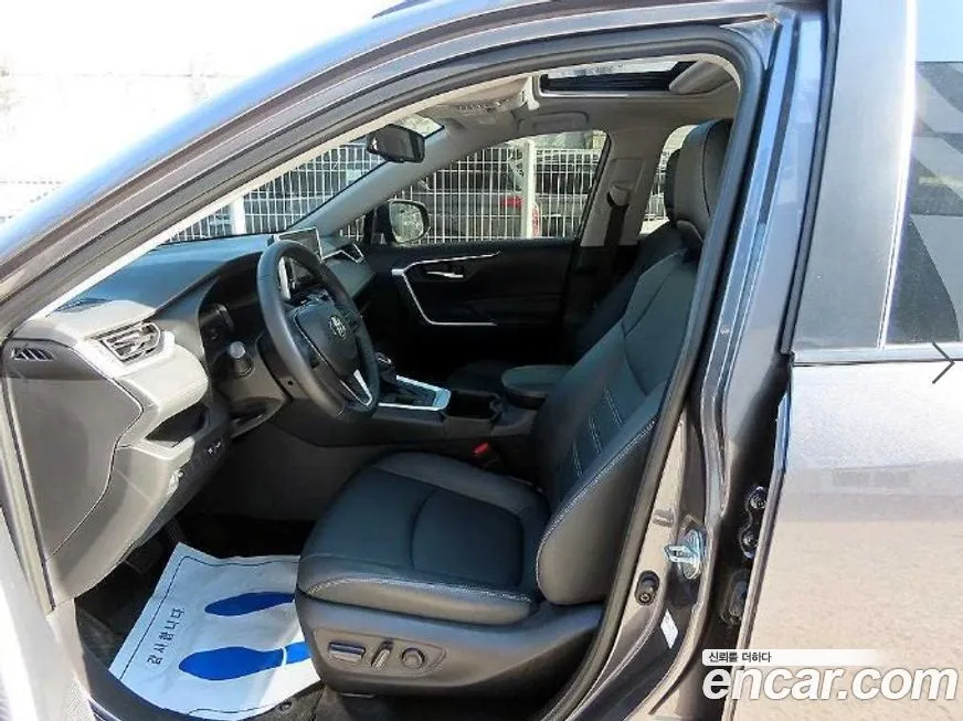Toyota RAV4 2024 из KR, фото 5