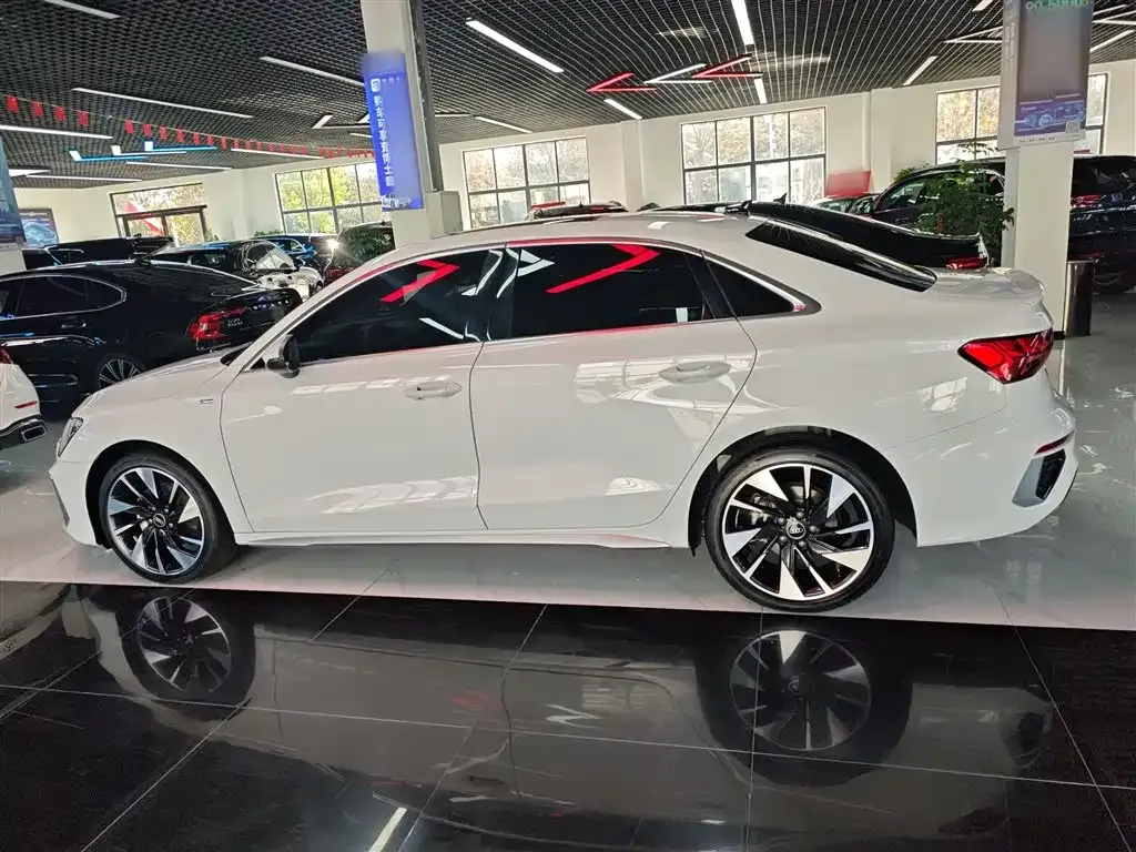 Audi A3 2023 из CN, фото 5