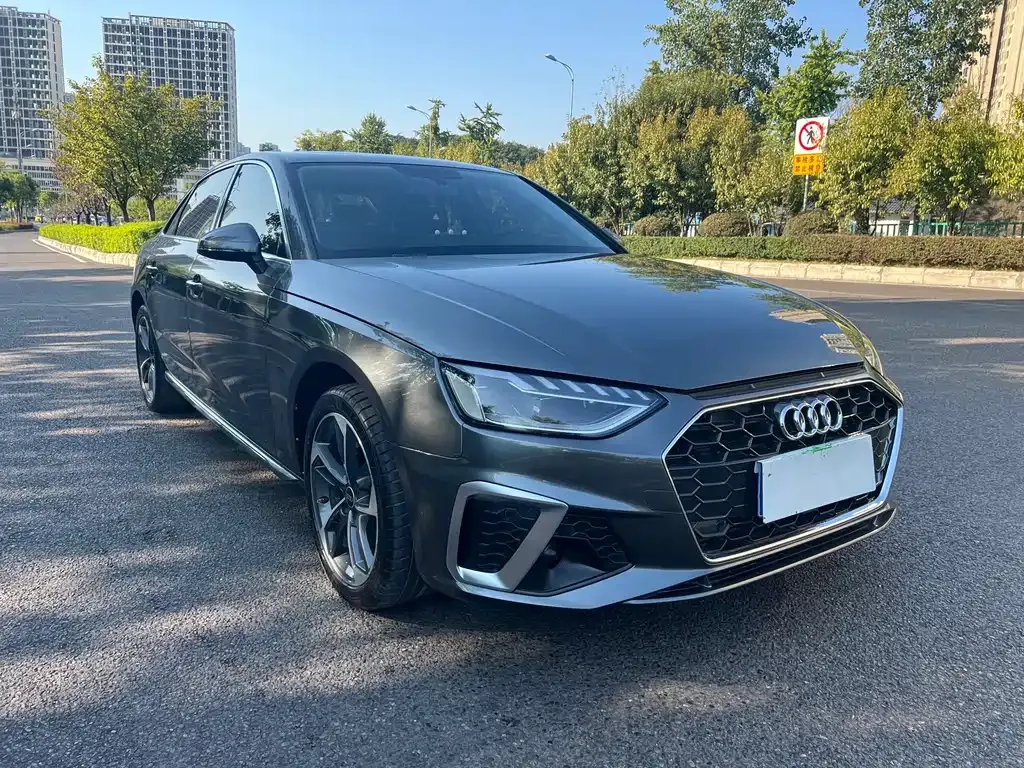 Audi A4L 2022 из CN, фото 3