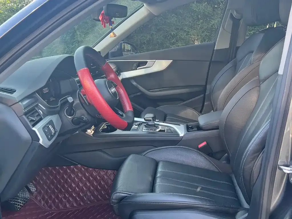 Audi A4L 2022 из CN, фото 4