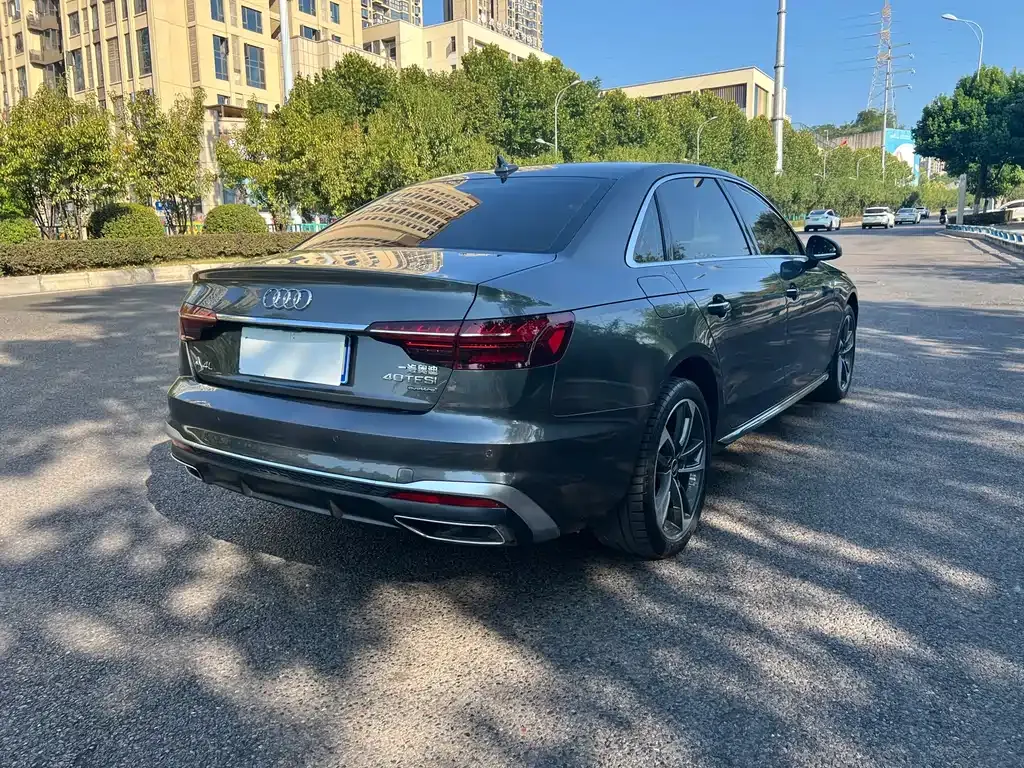 Audi A4L 2022 из CN, фото 9