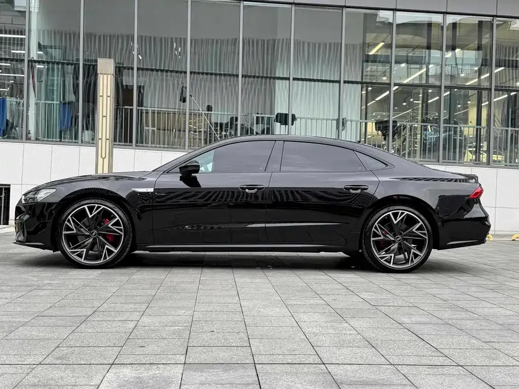Audi A7L 2024 из CN, фото 3