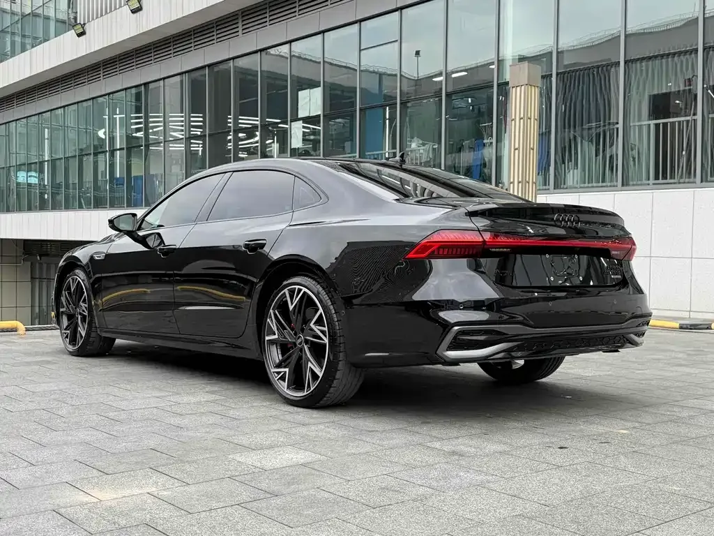 Audi A7L 2024 из CN, фото 4