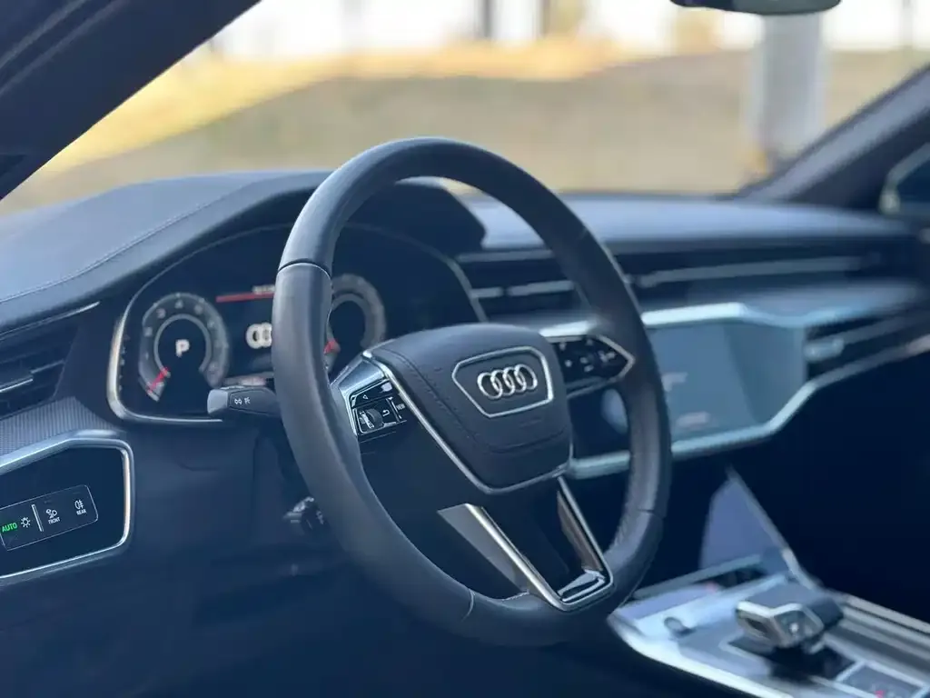 Audi A6L — фото 5