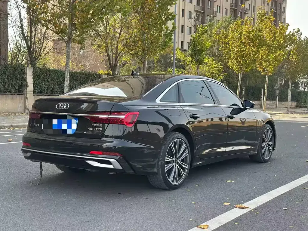 Audi A6L — фото 8