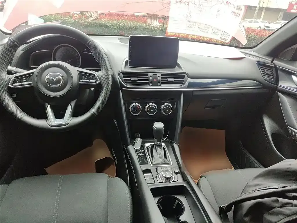 Mazda CX-4 — фото 10