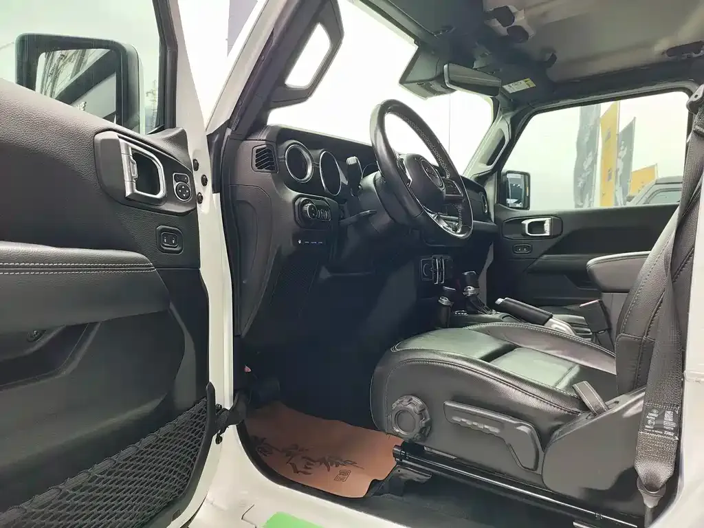 Jeep Wrangler PHEV 2022 из CN, фото 5