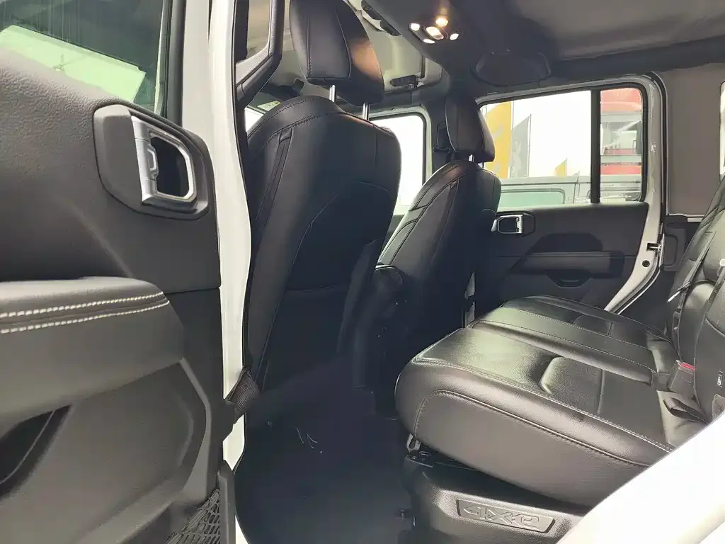 Jeep Wrangler PHEV 2022 из CN, фото 6