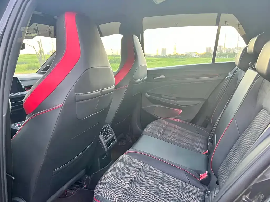 Volkswagen Golf GTI 2021 из CN, фото 8