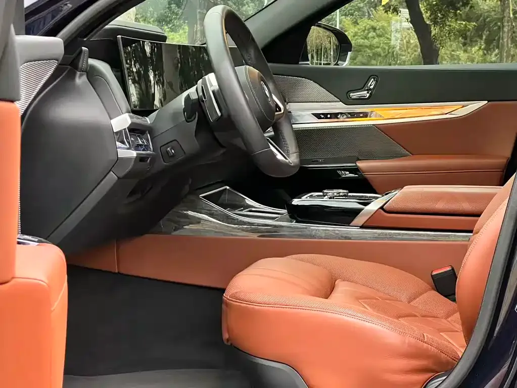 BMW 7 Series 2024 из CN, фото 10