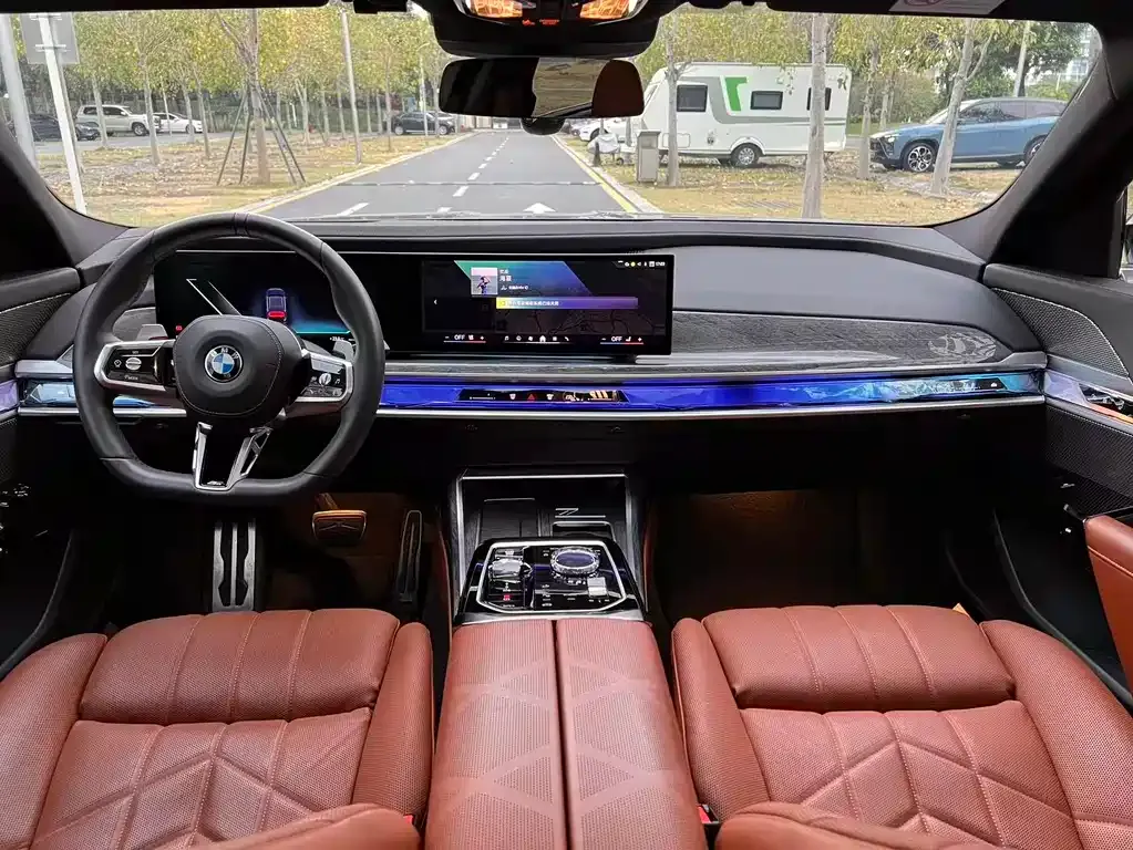 BMW 7 Series 2024 из CN, фото 8