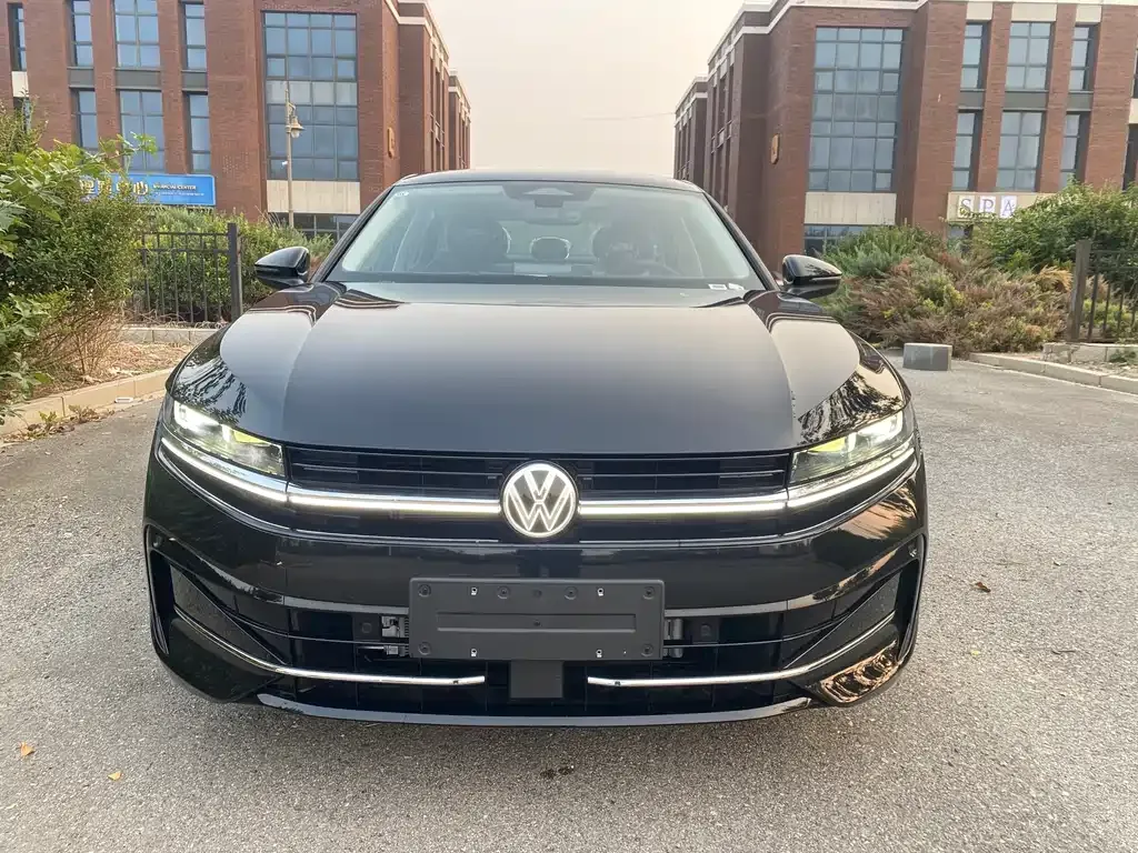 Volkswagen Magotan 2025 из CN, фото 2