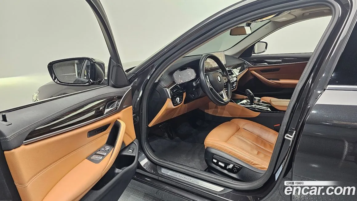 BMW 5-Series 2023 из KR, фото 10
