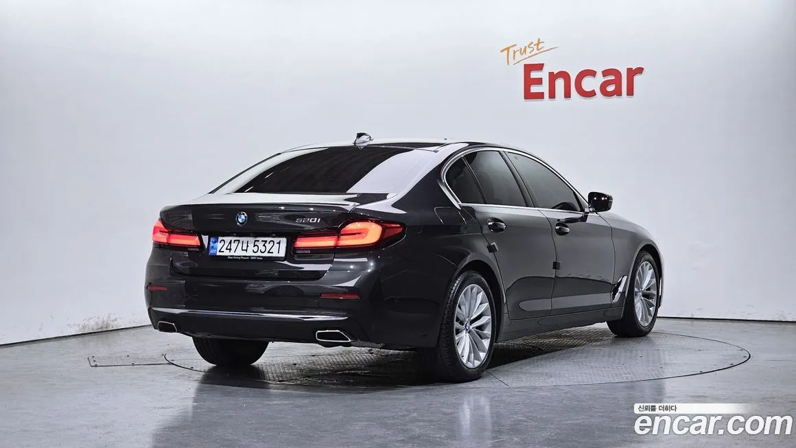 BMW 5-Series 2023 из KR, фото 2