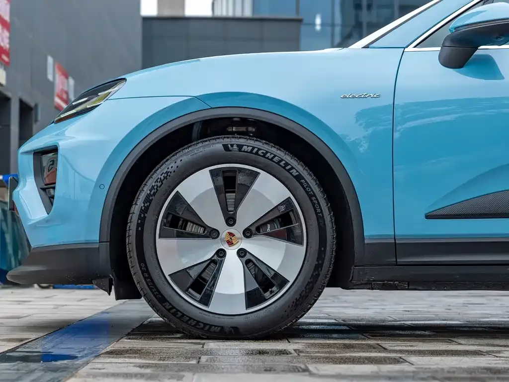 Porsche Macan EV — фото 6