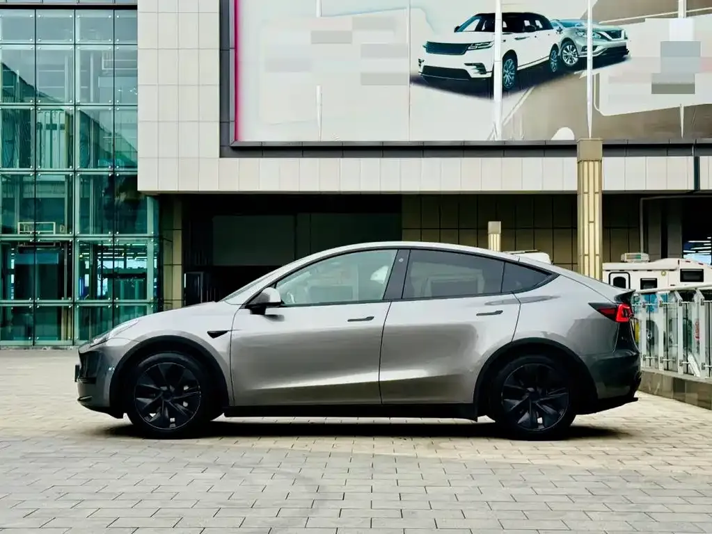 Tesla Model Y 2023 из CN, фото 5