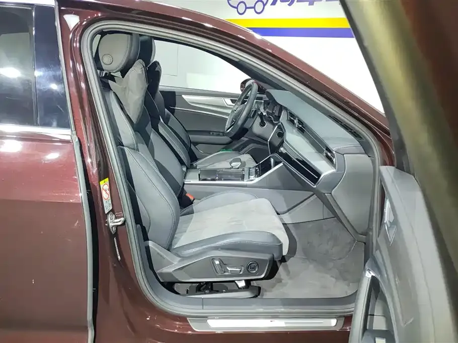 Audi A6L 2023 из CN, фото 8