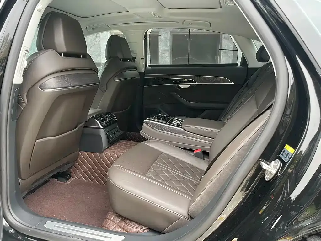 Audi A8 2021 из CN, фото 10