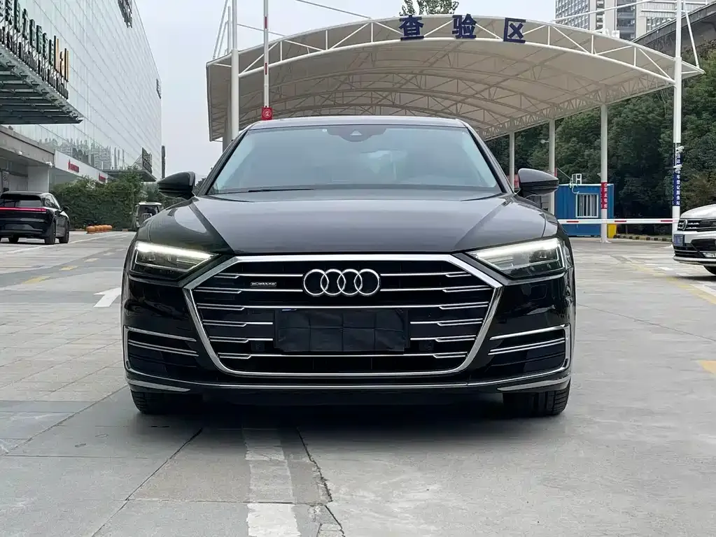 Audi A8 2021 из CN, фото 2