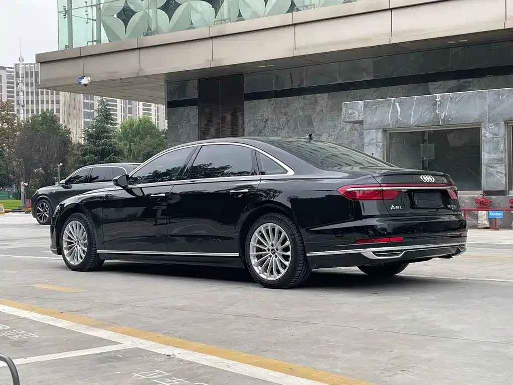 Audi A8 2021 из CN, фото 6