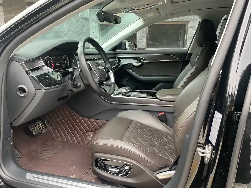 Audi A8 2021 из CN, фото 8