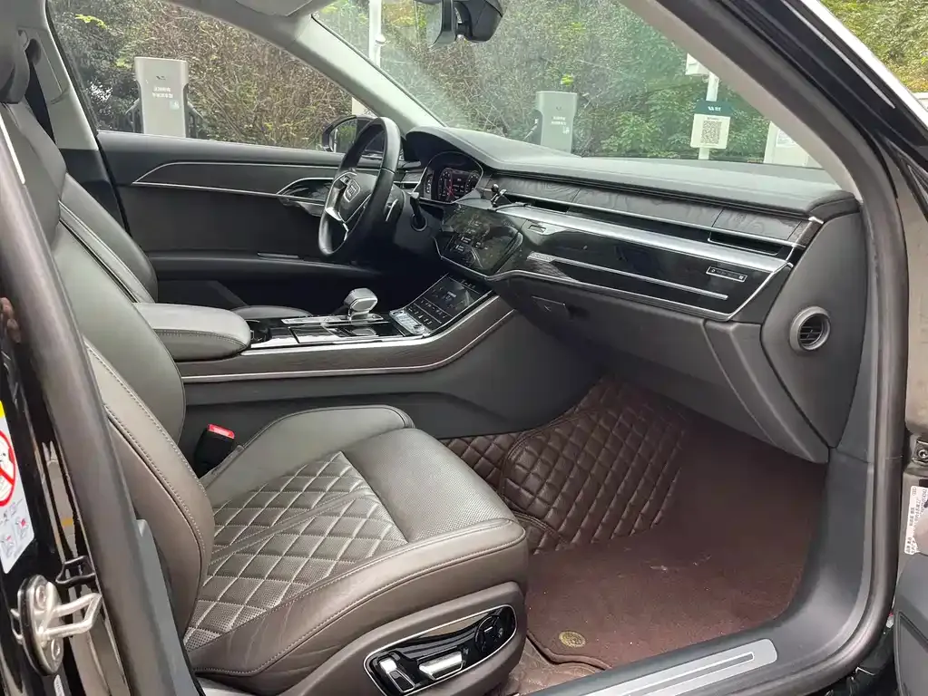 Audi A8 2021 из CN, фото 9