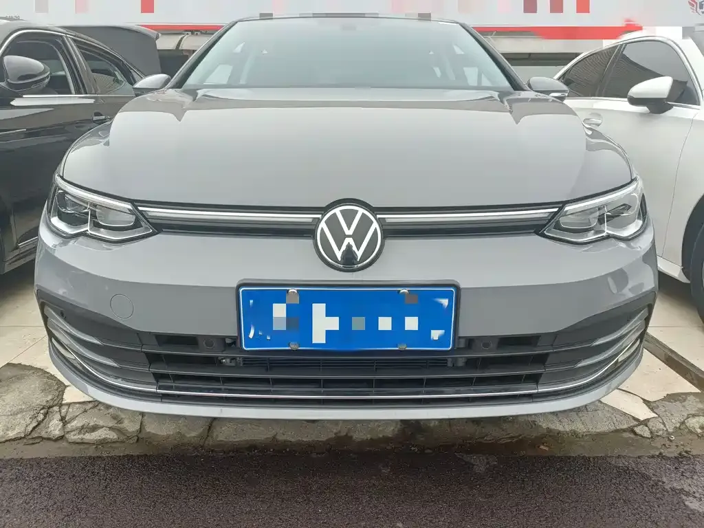 Volkswagen Golf 2024 из CN, фото 2