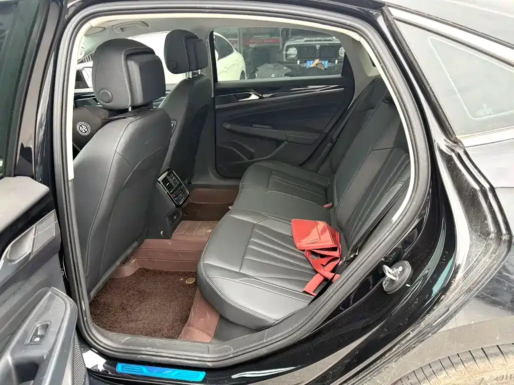 Volkswagen Passat 2025 из CN, фото 5