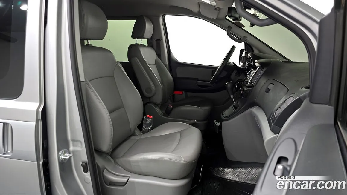 Hyundai Starex — фото 10