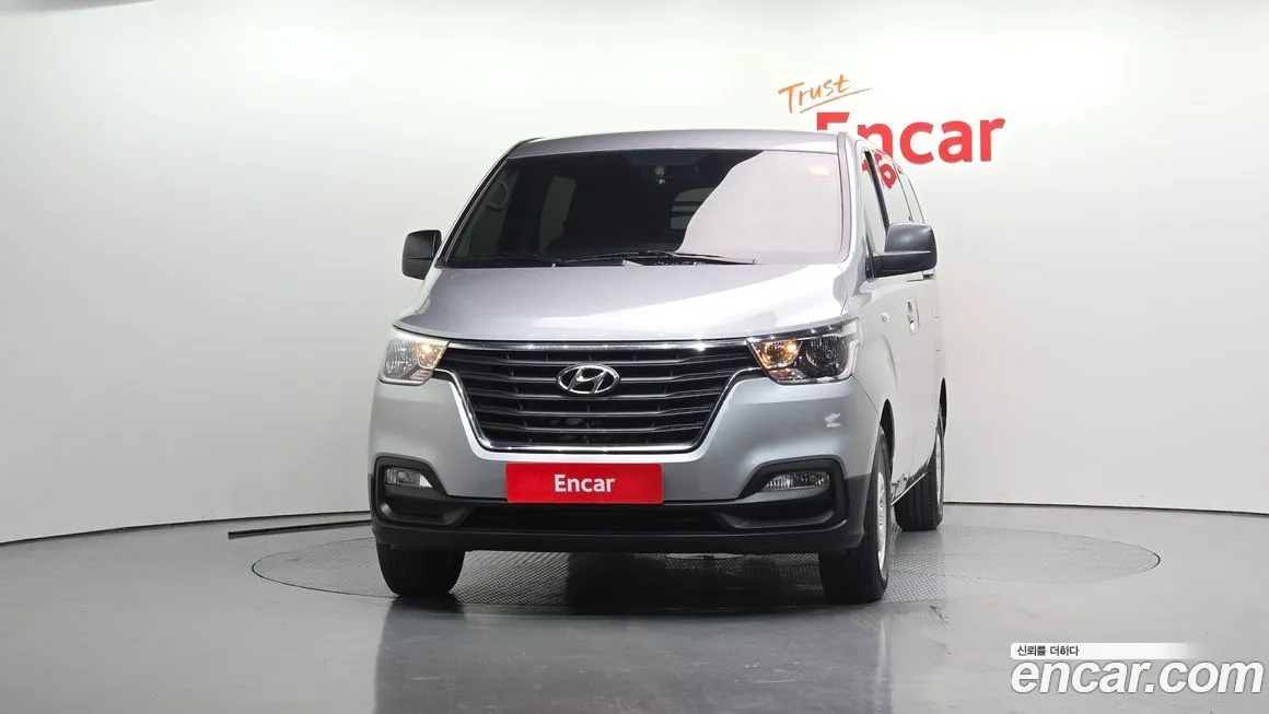 Hyundai Starex — фото 3
