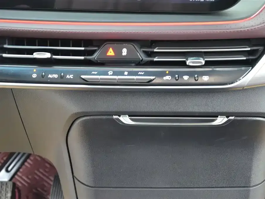 Buick Century 2024 из CN, фото 8
