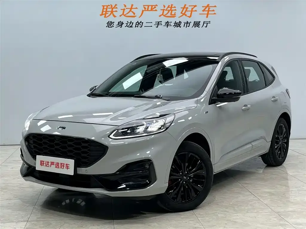 Ford Escape 2023 из CN, фото 1