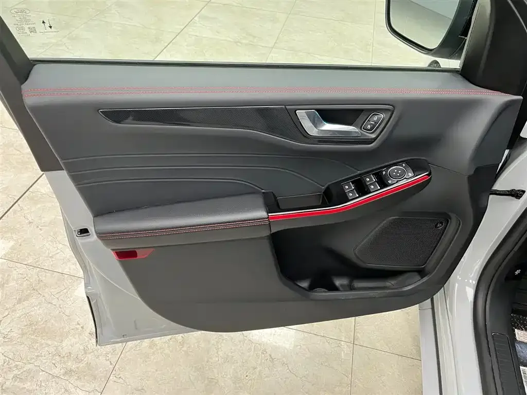 Ford Escape 2023 из CN, фото 10