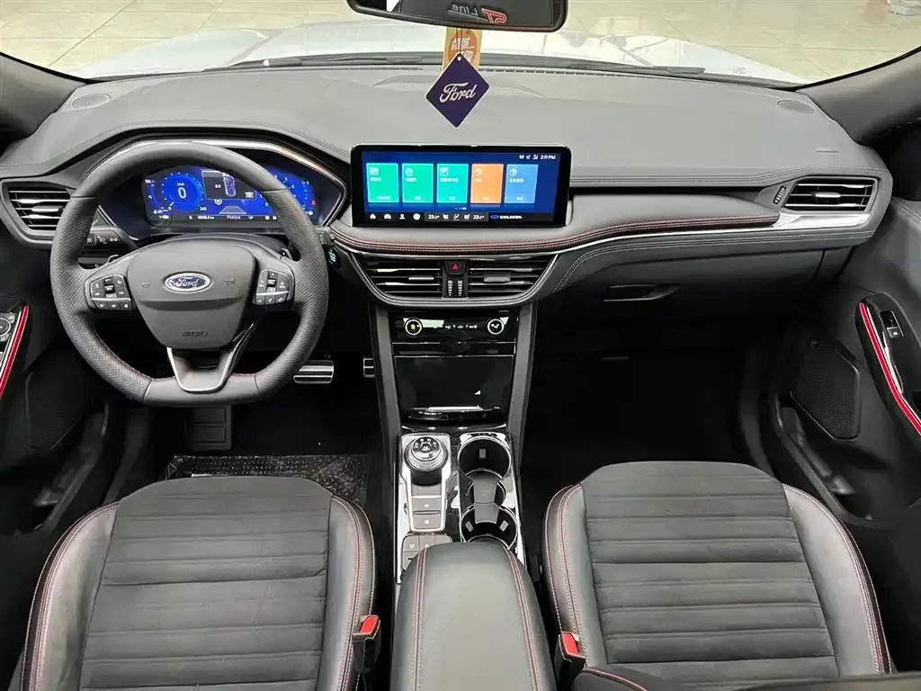 Ford Escape 2023 из CN, фото 2