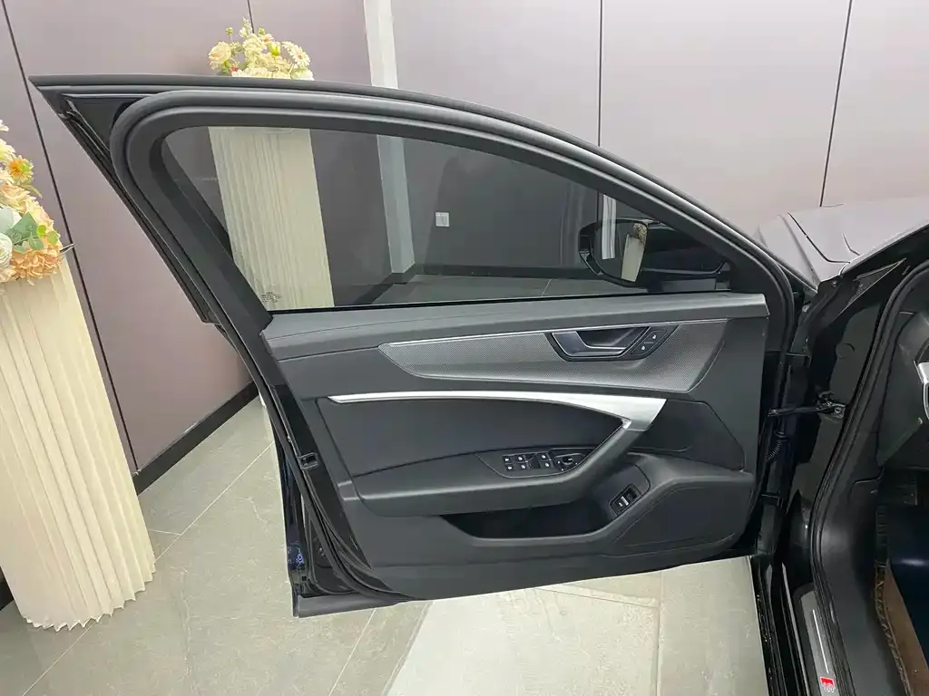 Audi A6L 2022 из CN, фото 10