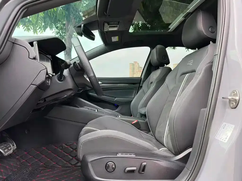 Volkswagen Golf 2021 из CN, фото 4