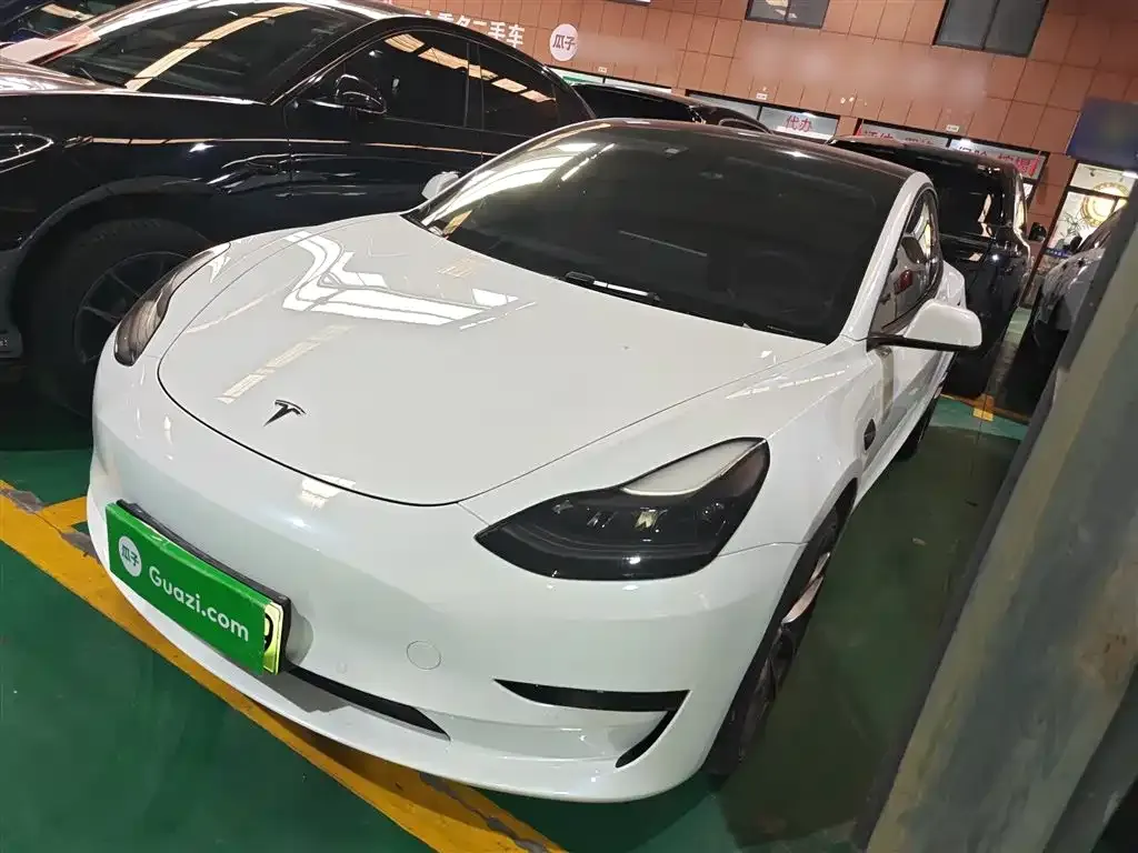 Tesla Model 3 — фото 2