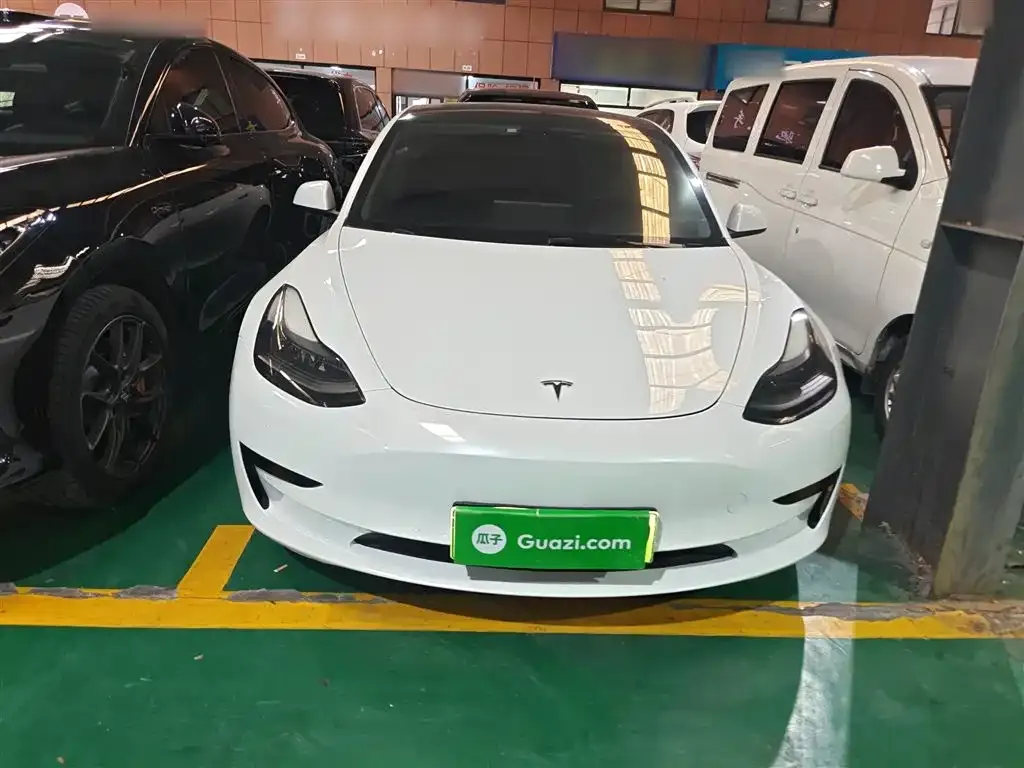 Tesla Model 3 — фото 3