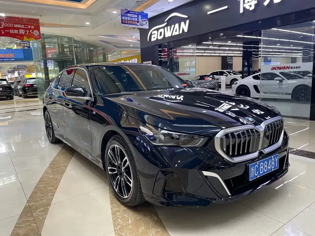 BMW 5 Series 2025 из CN, фото 2