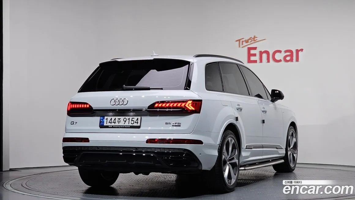 Audi Q7 2023 из KR, фото 2