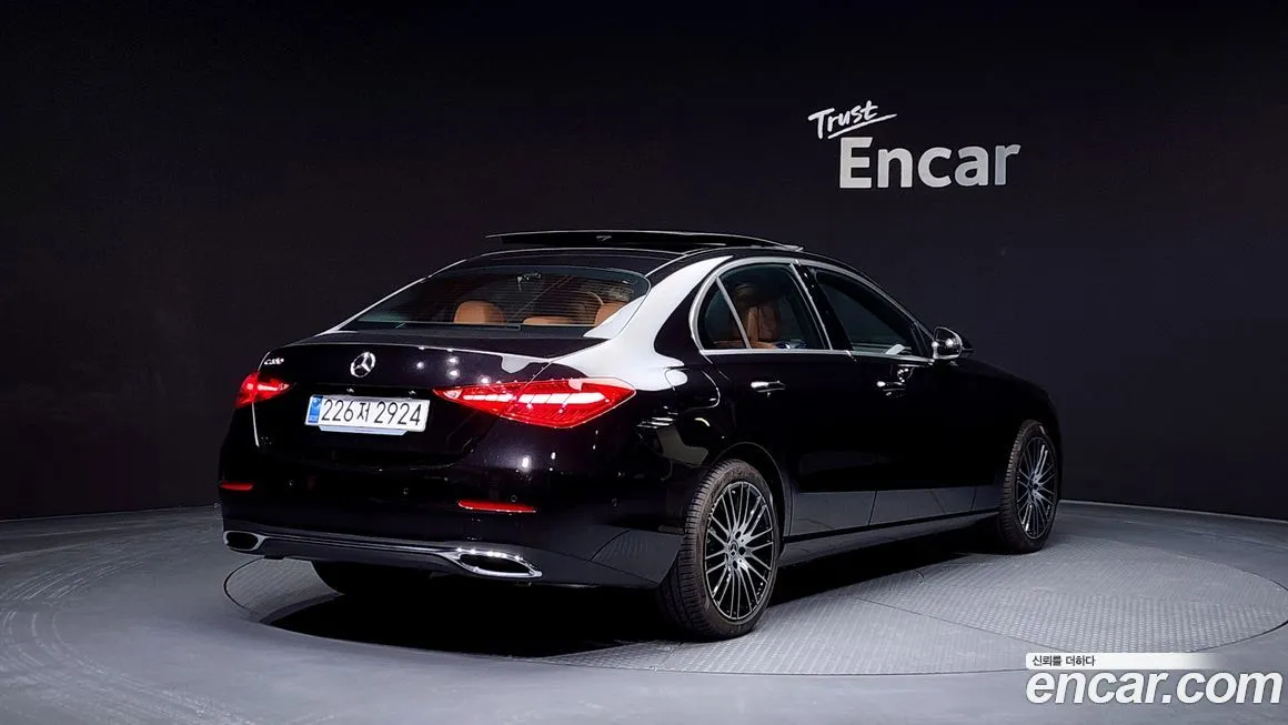 Mercedes-Benz C-Class 2025 из KR, фото 2