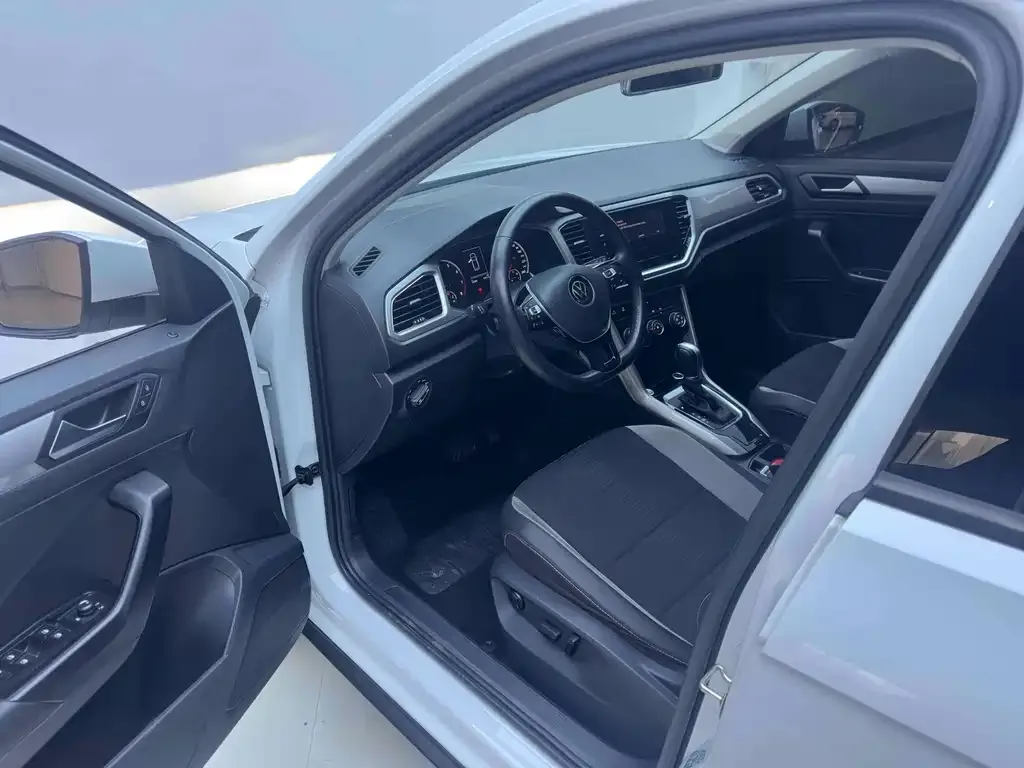 Volkswagen T-Roc 2022 из CN, фото 9