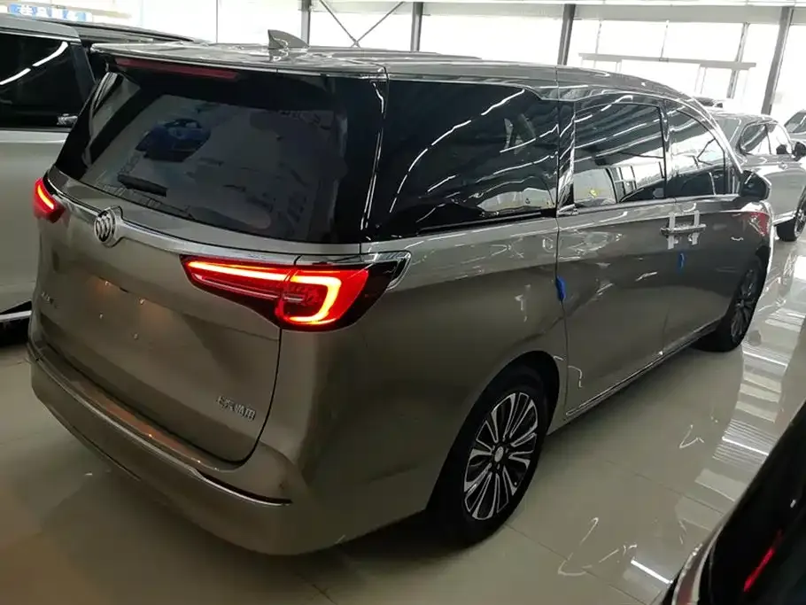 Buick GL8 2023 из CN, фото 3
