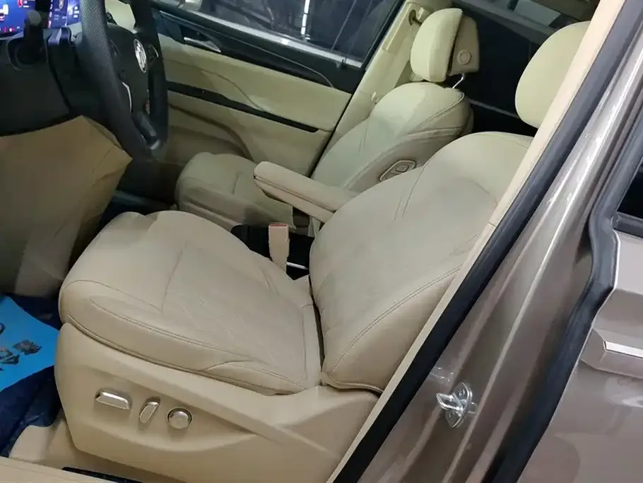 Buick GL8 2023 из CN, фото 9