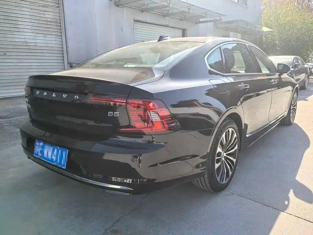 Volvo S90 2025 из CN, фото 3