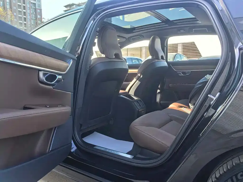 Volvo S90 2025 из CN, фото 5
