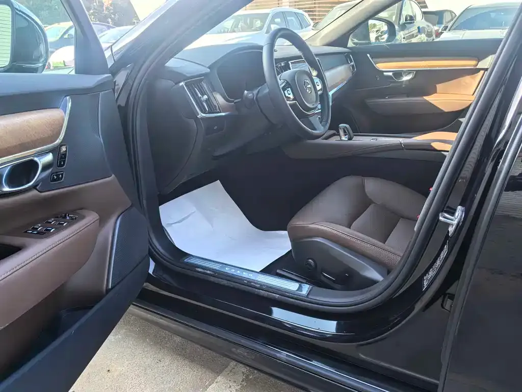 Volvo S90 2025 из CN, фото 6