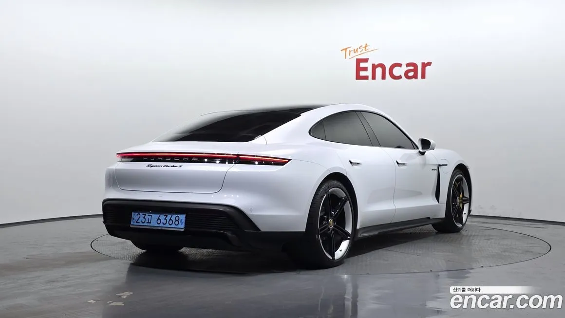 Porsche Taycan 2021 из KR, фото 2