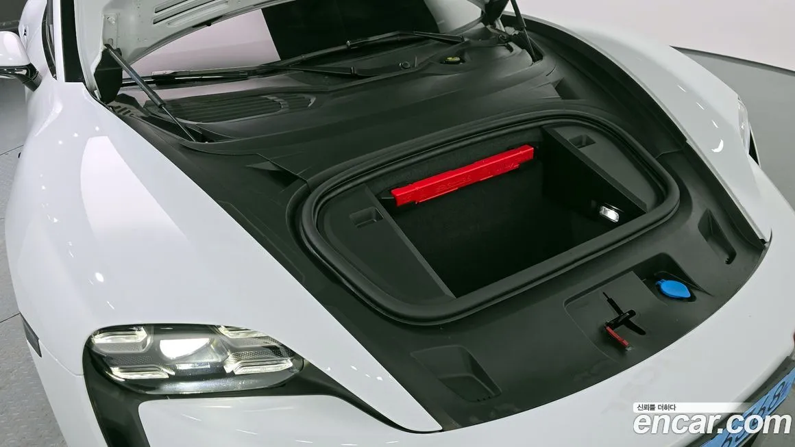 Porsche Taycan 2021 из KR, фото 6