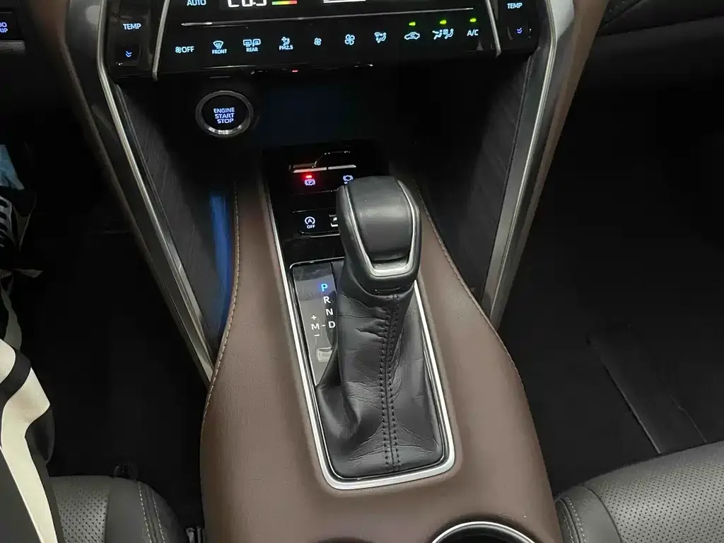 Toyota Harrier 2023 из CN, фото 10